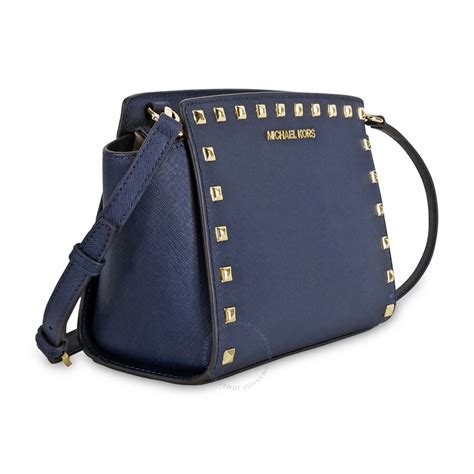 michael michael kors womens selma medium messenger navy black|Michael Kors Women's Selma Medium Top.